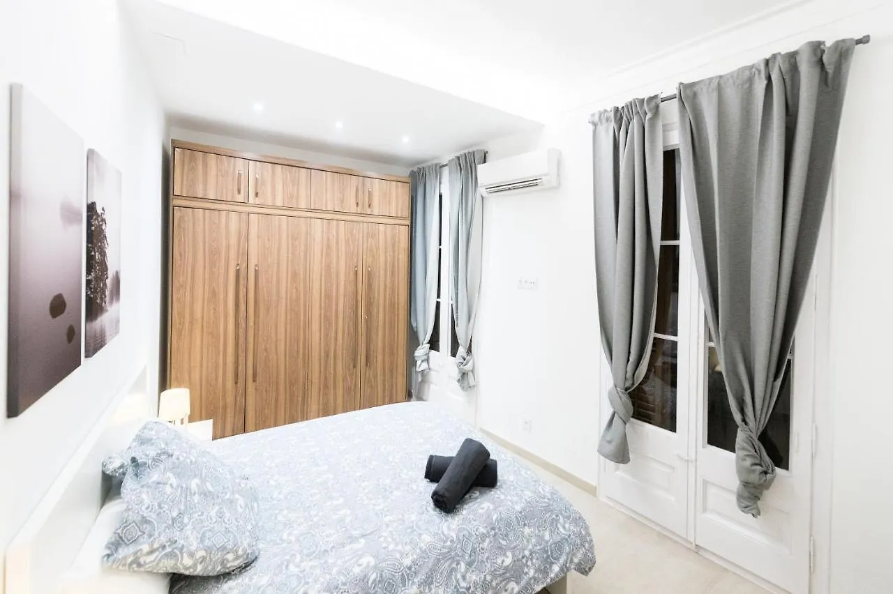 Sagrada Familia Design Apartments Barcelona