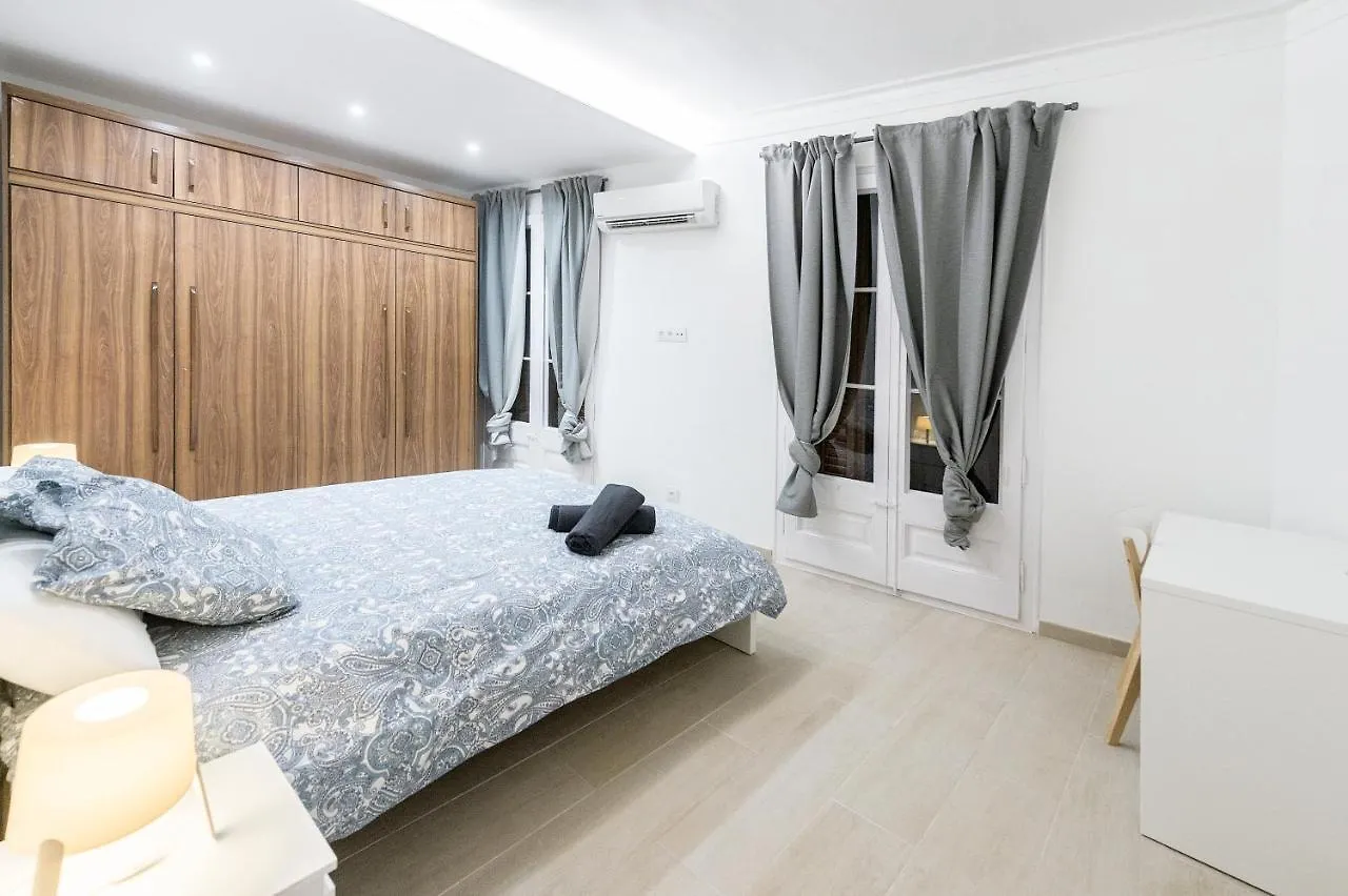 Sagrada Familia Design Apartments Barcelona